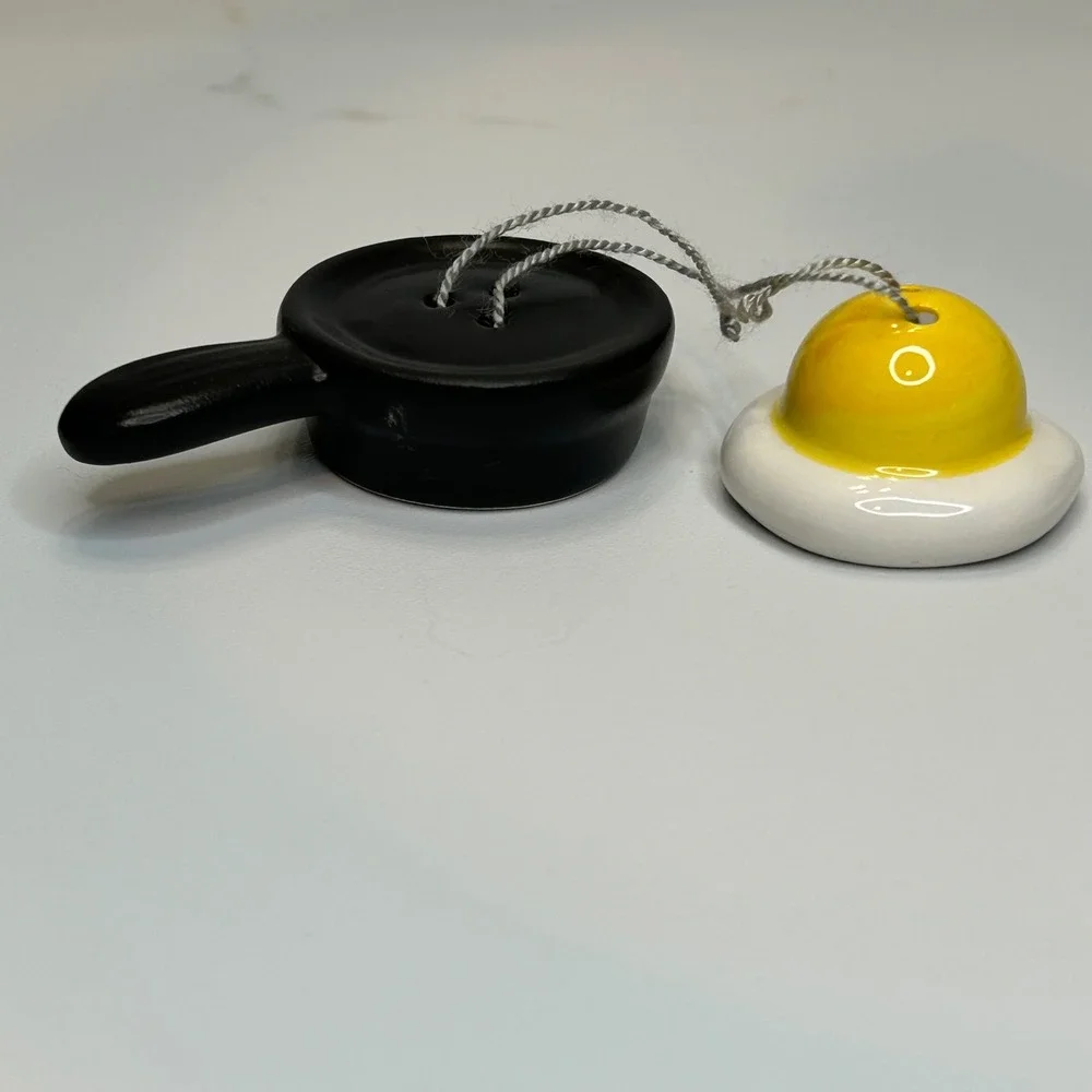 Ceramic Fried Egg and Skillet Salt and Pepper Shaker Set Black Yellow